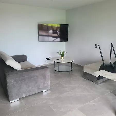 Duplex T4 Climatisé Avec Grande Terrasse Privée&parking *